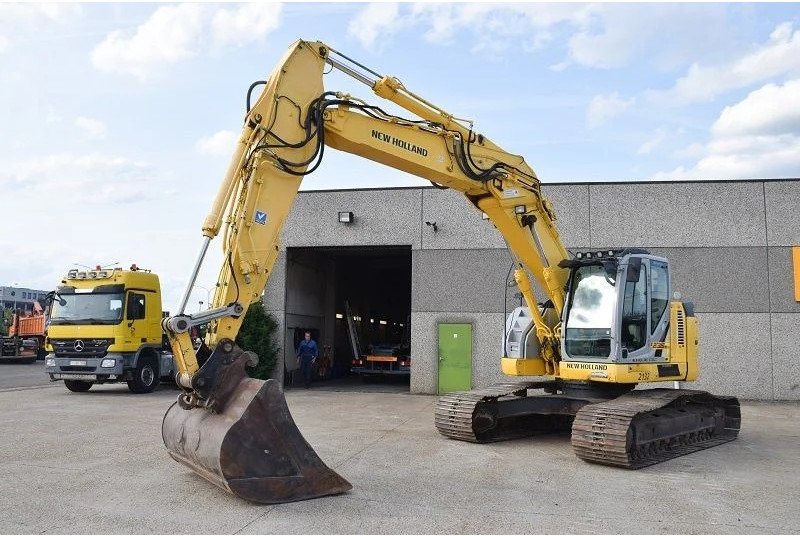 New Holland Kobelco E235B SR-LCT - Гусеничный экскаватор: фото 3 New Holland Kobelco E235B SR-LCT - Гусеничный экскаватор: фото 3