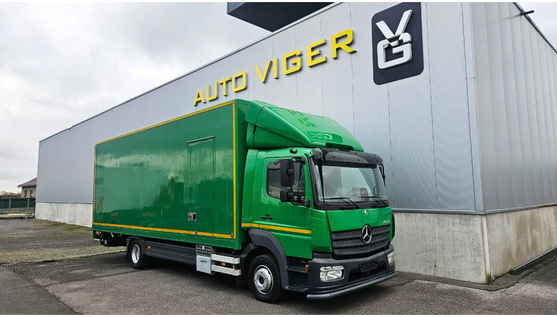 Mercedes-Benz Atego 1018 *L*Achteruitrijcamera*Automaat*Airco*Dhollandia Laadbrug*7149cm - Грузовик: фото 1 Mercedes-Benz Atego 1018 *L*Achteruitrijcamera*Automaat*Airco*Dhollandia Laadbrug*7149cm - Грузовик: фото 1