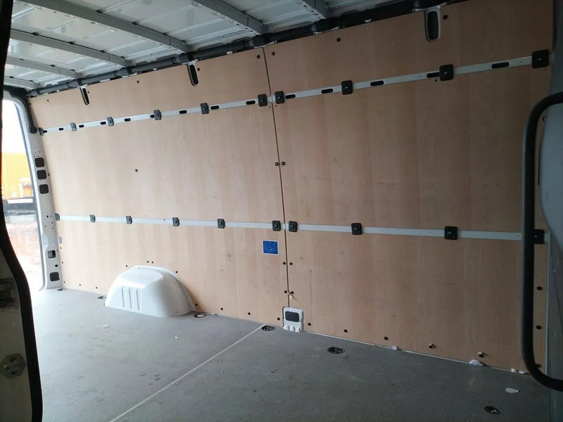 Mercedes-Benz Binnenbekleding L2H2 Sprinter - Кабина и интерьер для Коммерческих автомобилей: фото 5 Mercedes-Benz Binnenbekleding L2H2 Sprinter - Кабина и интерьер для Коммерческих автомобилей: фото 5