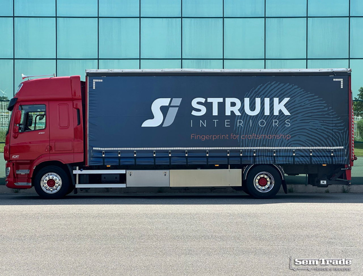 DAF CF 290 FA Space CAB Hardhouten Vloer 2500 KG Klep Nieuw Staat - Грузовик с закрытым кузовом: фото 2 DAF CF 290 FA Space CAB Hardhouten Vloer 2500 KG Klep Nieuw Staat - Грузовик с закрытым кузовом: фото 2