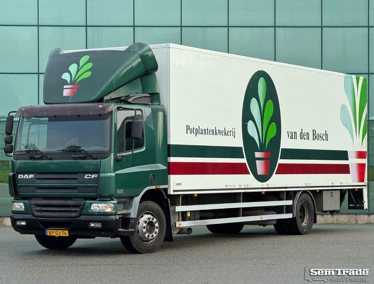 DAF CF 65.250 Euro 3 Manual Gearbox Lamboo Isolated BOX + Heater 970x250x270 CM Inside Tail Lift Holland-Truck - Грузовик с закрытым кузовом: фото 1 DAF CF 65.250 Euro 3 Manual Gearbox Lamboo Isolated BOX + Heater 970x250x270 CM Inside Tail Lift Holland-Truck - Грузовик с закрытым кузовом: фото 1