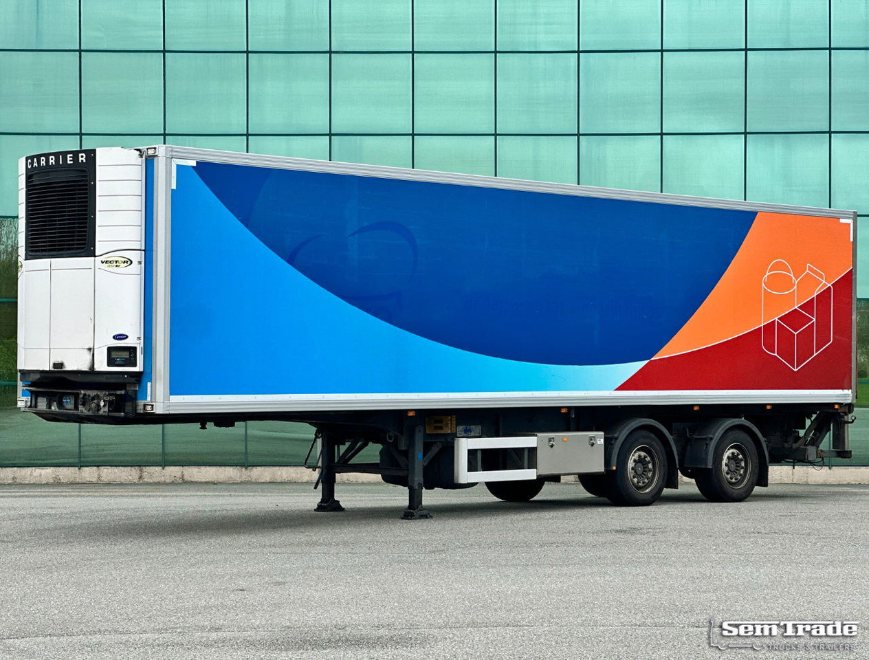 Diversen City Trailer Carrier Vector 1850 MT TRI-Temp Tail Lift Side Door Steering Axle 2 Pieces Available - Полуприцеп-рефрижератор: фото 1 Diversen City Trailer Carrier Vector 1850 MT TRI-Temp Tail Lift Side Door Steering Axle 2 Pieces Available - Полуприцеп-рефрижератор: фото 1