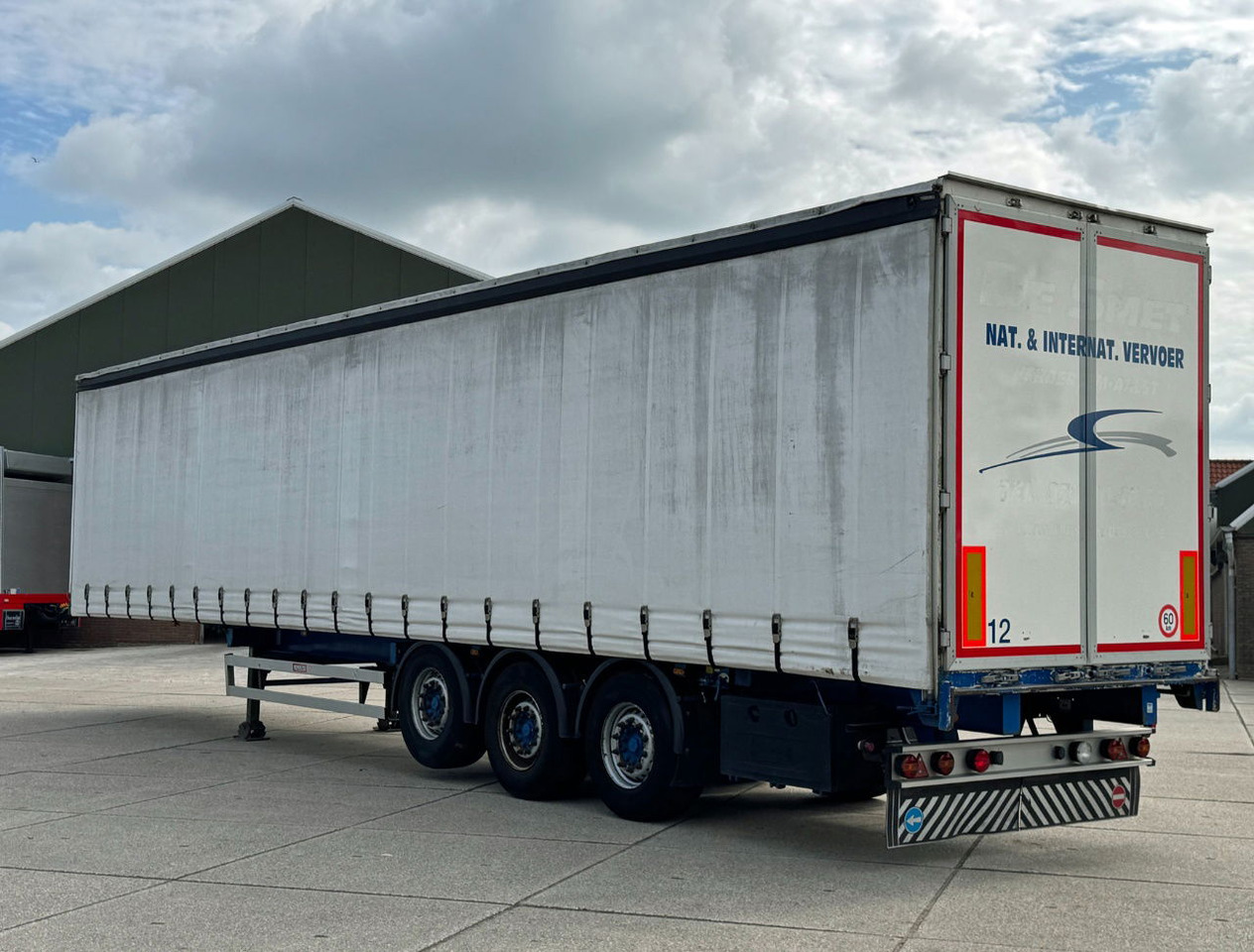 Renders 3 Axle Disc Brakes Lift Axle Nice Chassis Wooden Floor Sliding Roof - Тентованный полуприцеп: фото 3 Renders 3 Axle Disc Brakes Lift Axle Nice Chassis Wooden Floor Sliding Roof - Тентованный полуприцеп: фото 3