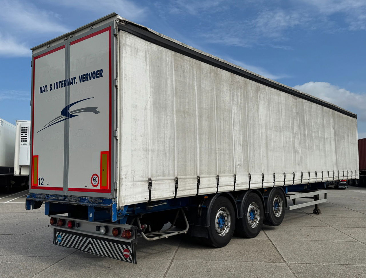 Renders 3 Axle Disc Brakes Lift Axle Nice Chassis Wooden Floor Sliding Roof - Тентованный полуприцеп: фото 5 Renders 3 Axle Disc Brakes Lift Axle Nice Chassis Wooden Floor Sliding Roof - Тентованный полуприцеп: фото 5