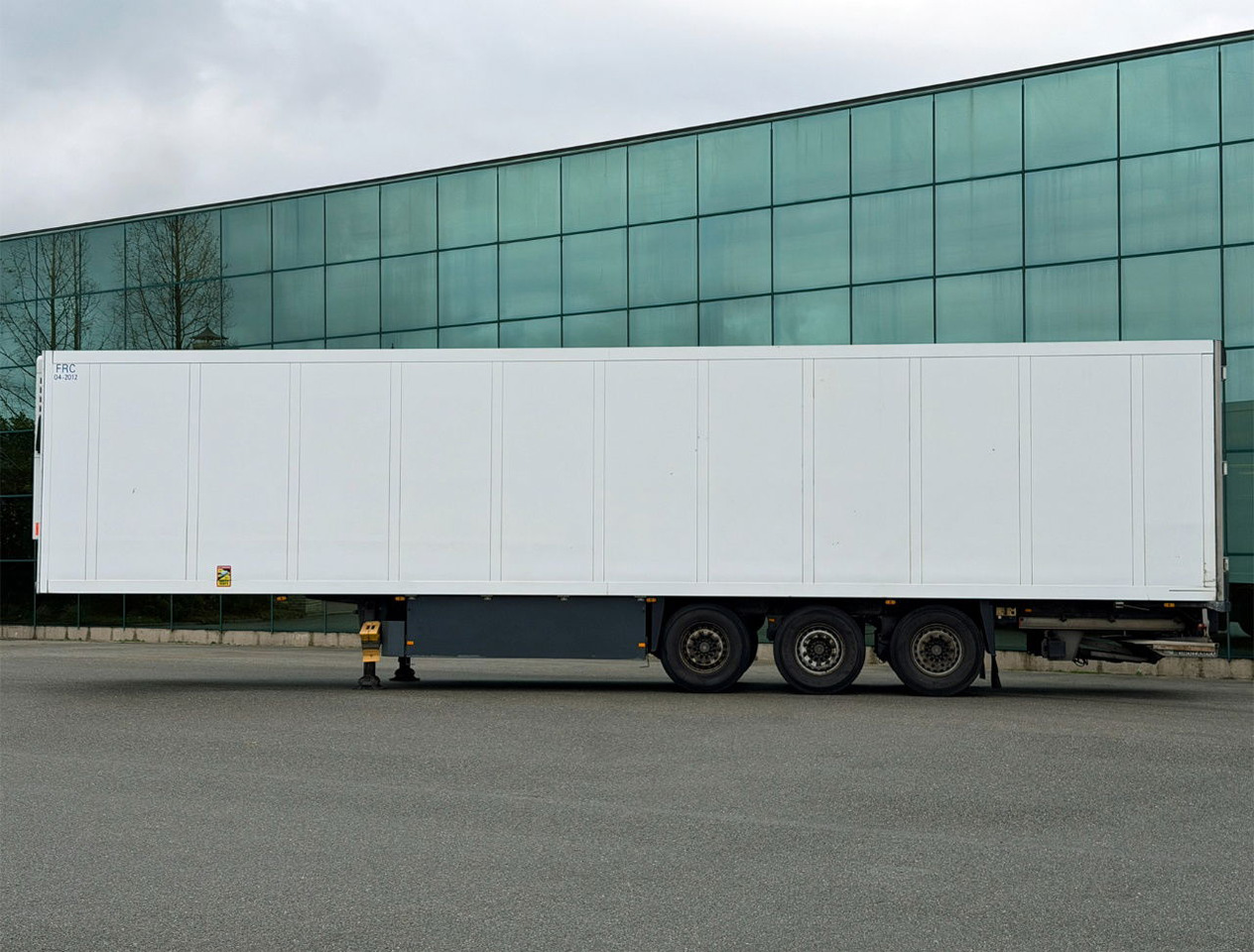 Schmitz Cargobull SKO24 Thermo King SL200e 265 CM High Flower Wide Disc Brakes Lift Axle NL Trailer - Полуприцеп-рефрижератор: фото 2 Schmitz Cargobull SKO24 Thermo King SL200e 265 CM High Flower Wide Disc Brakes Lift Axle NL Trailer - Полуприцеп-рефрижератор: фото 2