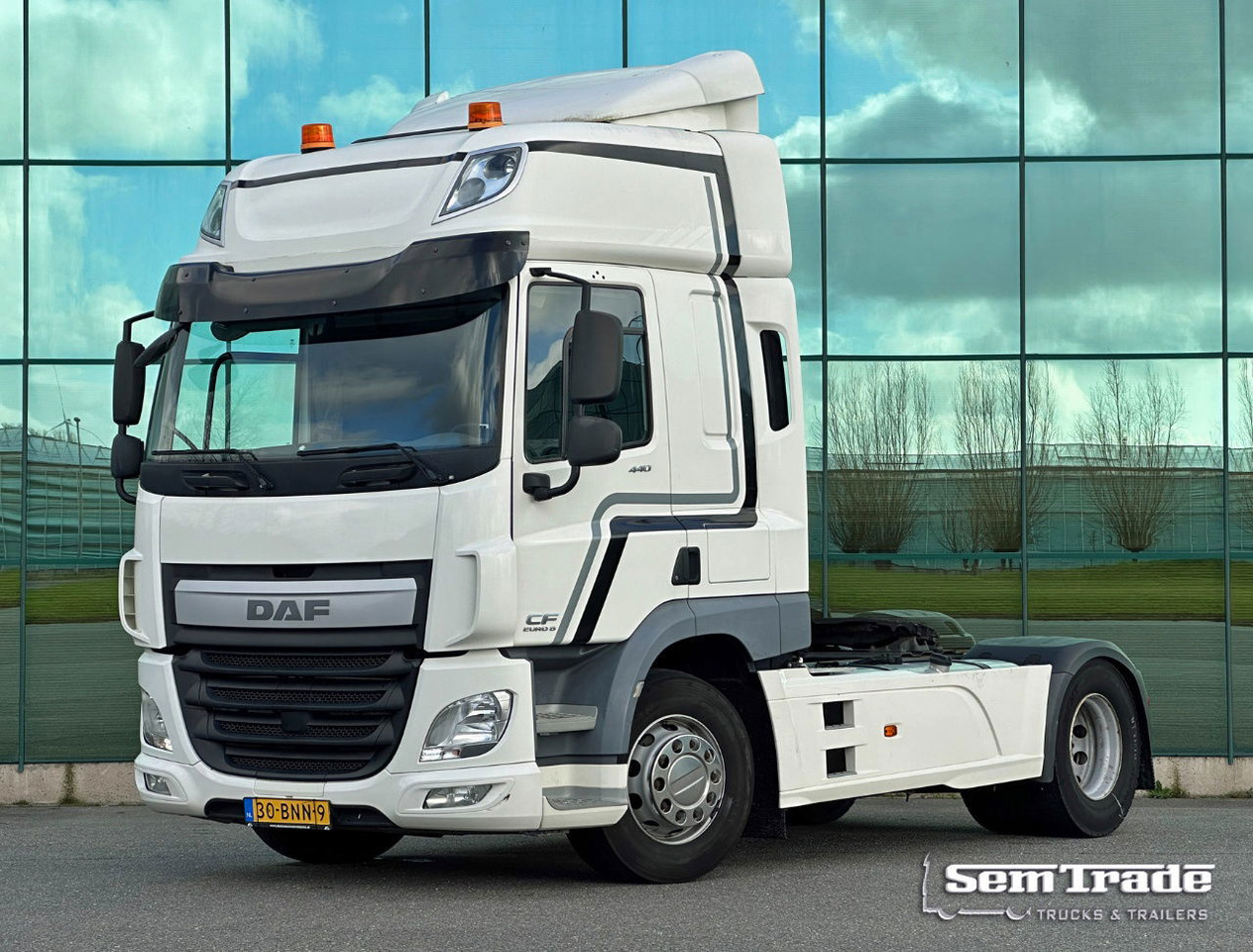 DAF CF 440 FT Space CAB 2x Tanks 766.000 KM TOP Condition NL Truck 2 Similar Pie - Тягач: фото 1 DAF CF 440 FT Space CAB 2x Tanks 766.000 KM TOP Condition NL Truck 2 Similar Pie - Тягач: фото 1