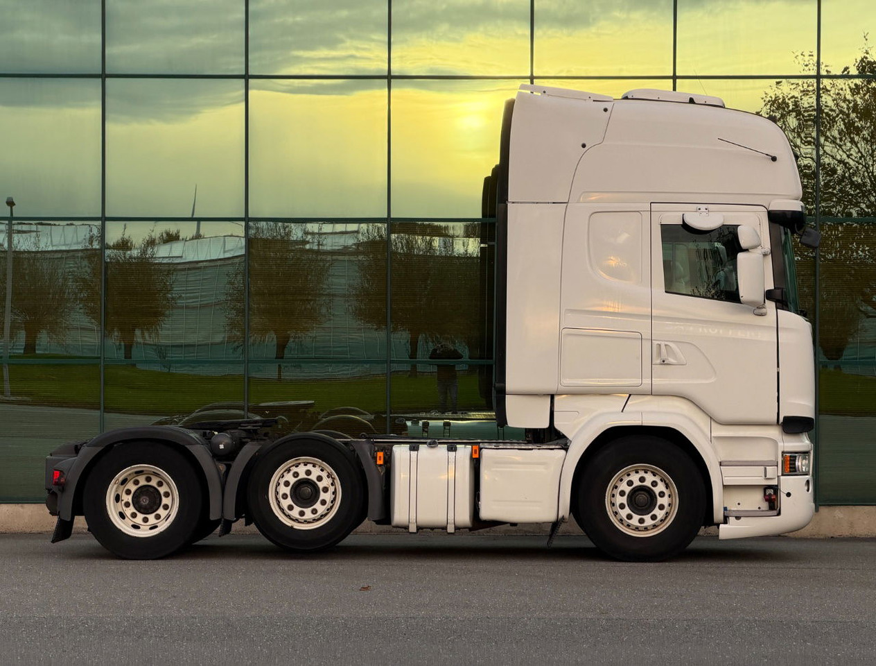 Scania R450 Topline 6X2 Twinsteer Retarder 2X Tanks Park Cooling TOP Condition - Тягач: фото 5 Scania R450 Topline 6X2 Twinsteer Retarder 2X Tanks Park Cooling TOP Condition - Тягач: фото 5