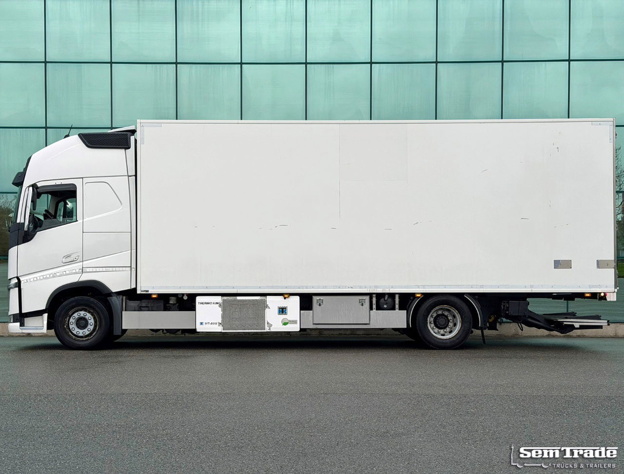 Volvo FH 13.460 I-Park Cool Themo King UT-800 VAN Beurden BOX Tail Lift TOP Condition NL-Truck - Рефрижератор: фото 2 Volvo FH 13.460 I-Park Cool Themo King UT-800 VAN Beurden BOX Tail Lift TOP Condition NL-Truck - Рефрижератор: фото 2
