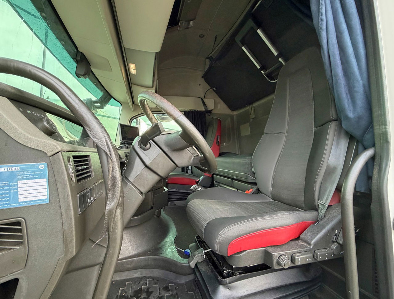 Рефрижератор Volvo FH 13.460 I-Park Cool Themo King UT-800 VAN Beurden BOX Tail Lift TOP Condition NL-Truck: фото 7 Рефрижератор Volvo FH 13.460 I-Park Cool Themo King UT-800 VAN Beurden BOX Tail Lift TOP Condition NL-Truck: фото 7