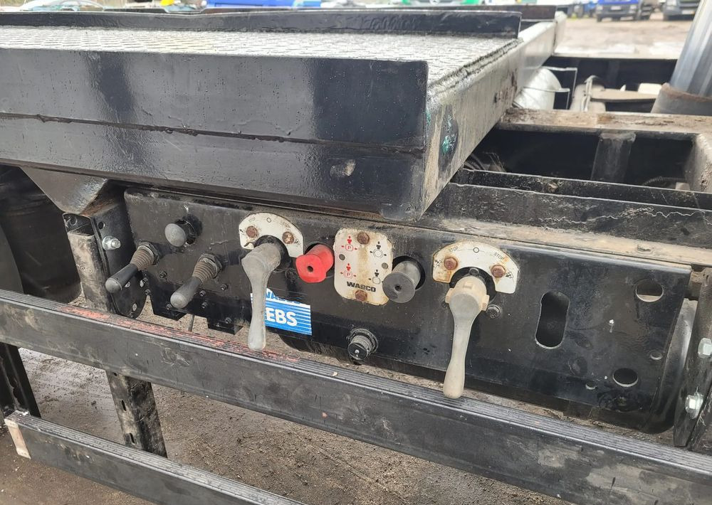 Krone Przyczepa wywrotka 3 osie wywrot - Самосвальный прицеп: фото 5 Krone Przyczepa wywrotka 3 osie wywrot - Самосвальный прицеп: фото 5