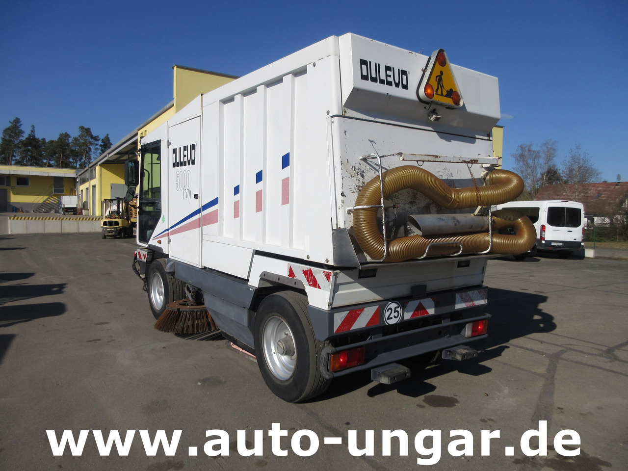 DULEVO 5000 City Hochentleerung Handsaugschlauch Frontbesen 4x4x4 - Подметально-уборочная машина: фото 3 DULEVO 5000 City Hochentleerung Handsaugschlauch Frontbesen 4x4x4 - Подметально-уборочная машина: фото 3