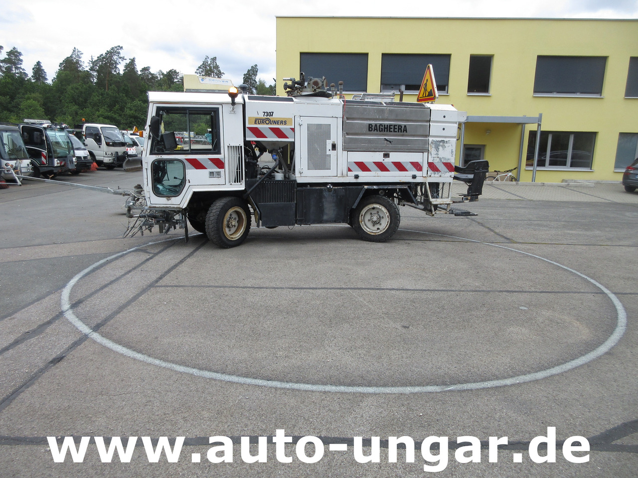 Euroliners Trassar Bagheera Markiermaschine Roadmarking Straßenmarkierung - Асфальтоукладочная техника: фото 1 Euroliners Trassar Bagheera Markiermaschine Roadmarking Straßenmarkierung - Асфальтоукладочная техника: фото 1