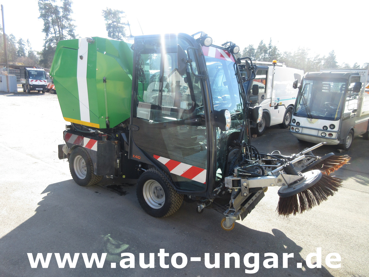 Holder X40 / X45 Baujahr 2017 Knicklenkung Kehraufbau 4x4 Kommunalhydraulik Frontheber - Подметально-уборочная машина: фото 2 Holder X40 / X45 Baujahr 2017 Knicklenkung Kehraufbau 4x4 Kommunalhydraulik Frontheber - Подметально-уборочная машина: фото 2