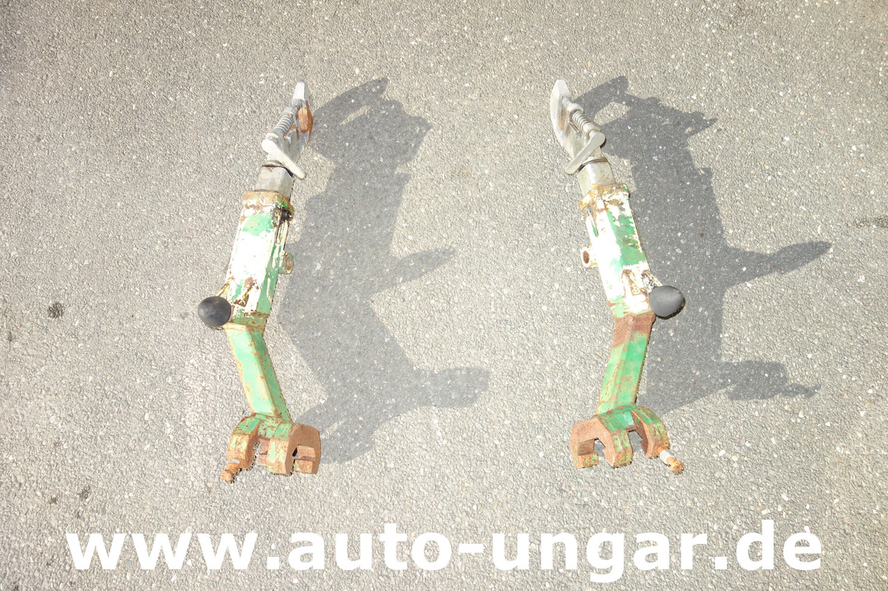 JOHN DEERE Traktor Unterlenker mit Fanghaken - Трактор: фото 4 JOHN DEERE Traktor Unterlenker mit Fanghaken - Трактор: фото 4