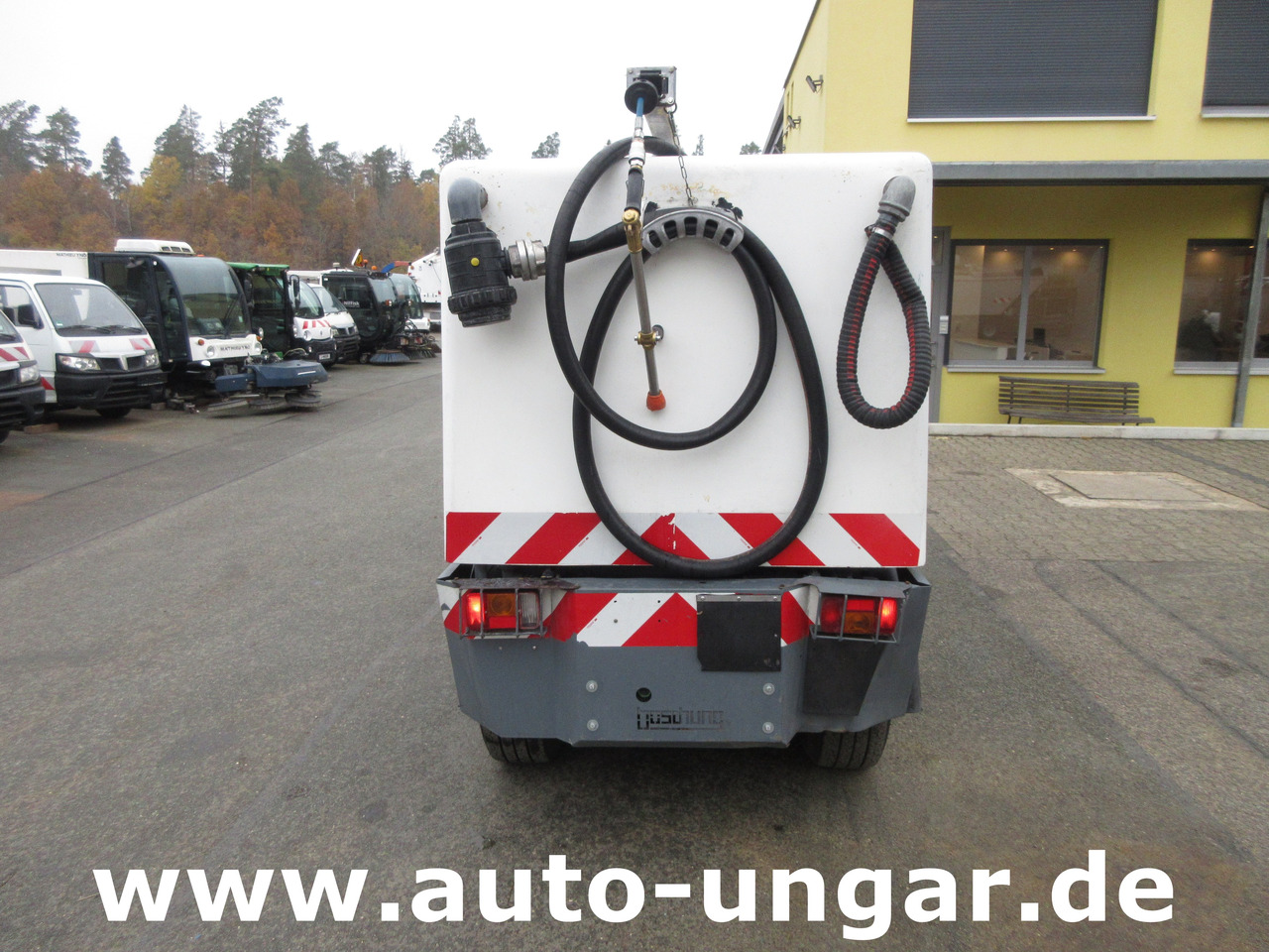 BOSCHUNG L3 Laveuse Kärcher Baujahr 2015 mit Hochdruckreiniger am Heck - Коммунальная/ Специальная техника: фото 5 BOSCHUNG L3 Laveuse Kärcher Baujahr 2015 mit Hochdruckreiniger am Heck - Коммунальная/ Специальная техника: фото 5