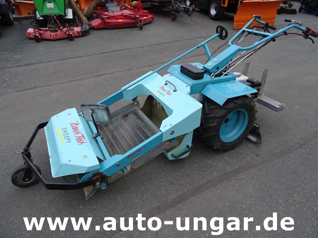 KASSBOHRER Kässbohrer BeachTech Sweepy Strandreiniger - Коммунальная/ Специальная техника: фото 1 KASSBOHRER Kässbohrer BeachTech Sweepy Strandreiniger - Коммунальная/ Специальная техника: фото 1