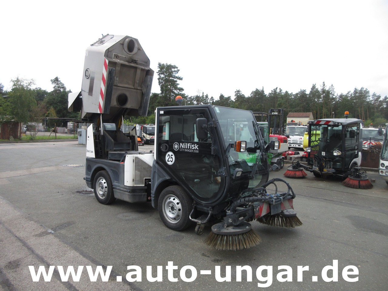 Nilfisk CR3500 CityRanger Schmidt Flexigo Multigo 4x4 Kehrmaschine Geräteträger - Подметально-уборочная машина: фото 1 Nilfisk CR3500 CityRanger Schmidt Flexigo Multigo 4x4 Kehrmaschine Geräteträger - Подметально-уборочная машина: фото 1