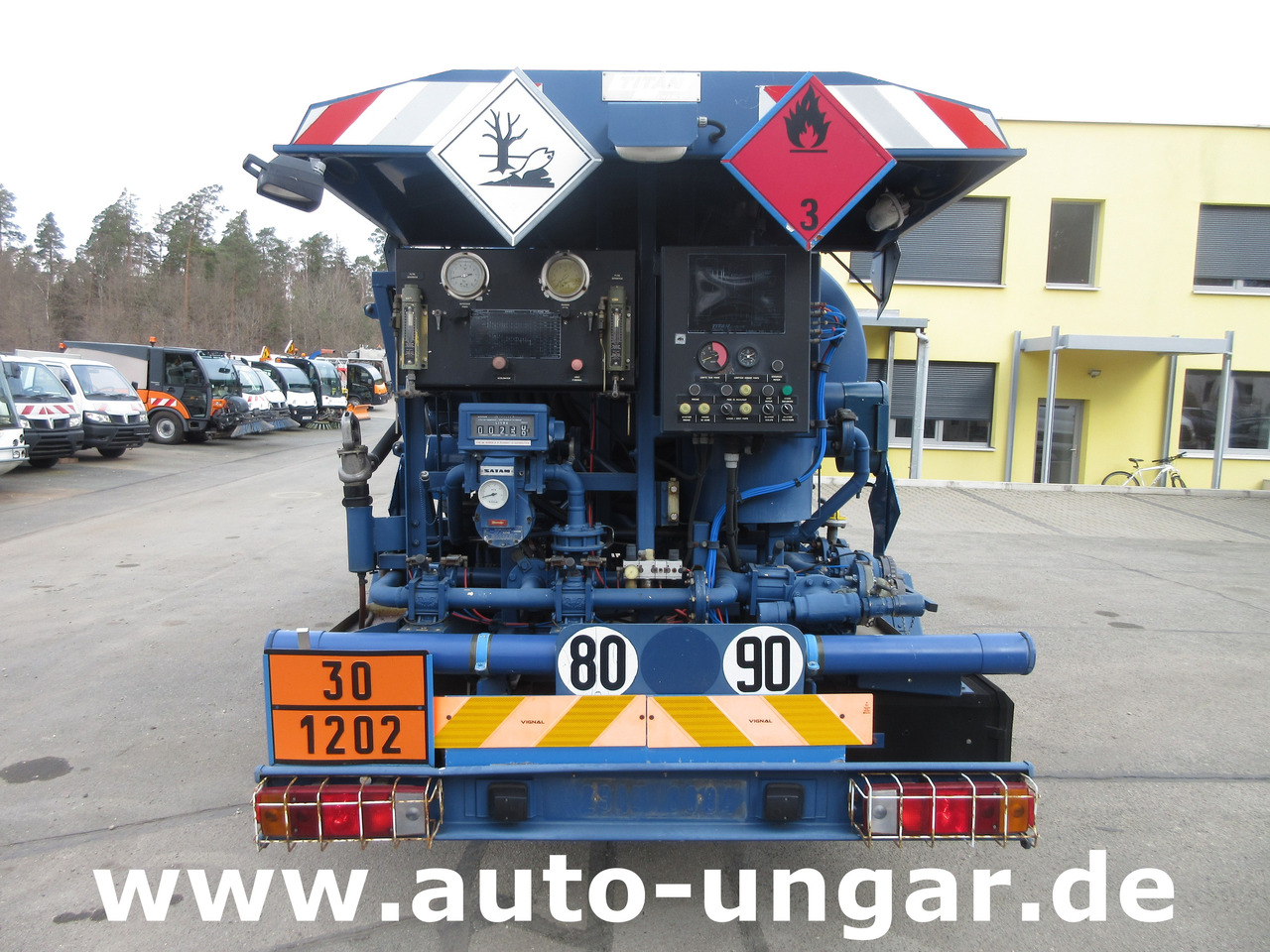 Renault B110 Titan Aviation AVGas Refueller Jet Tanker 2000l Aviteilleur GSE - Грузовик-цистерна: фото 4 Renault B110 Titan Aviation AVGas Refueller Jet Tanker 2000l Aviteilleur GSE - Грузовик-цистерна: фото 4