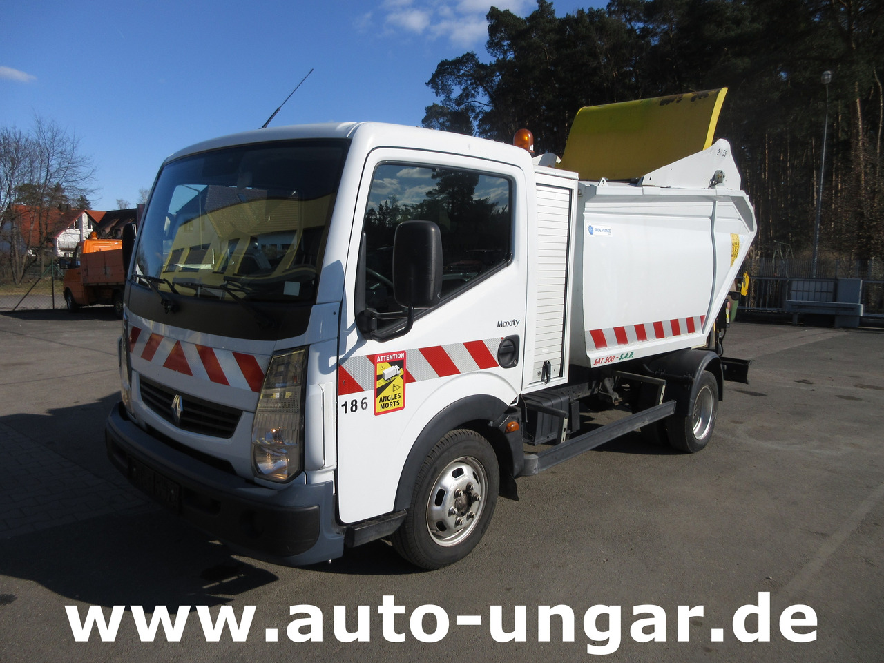 Renault Maxity 130 Müllwagen IRIDE SAT 500 Bj. 2010 4.500kg Presse Schüttung Kipper - Мусоровоз: фото 1 Renault Maxity 130 Müllwagen IRIDE SAT 500 Bj. 2010 4.500kg Presse Schüttung Kipper - Мусоровоз: фото 1