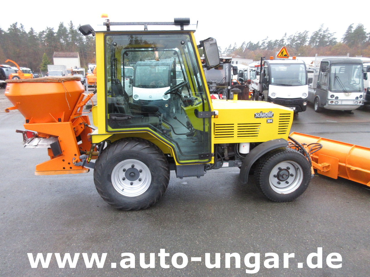Schanzlin 304 Diesel 4x4 Winterdienst Pflug & Streuer 2-Sitzer Zapfwelle - Коммунальный трактор: фото 4 Schanzlin 304 Diesel 4x4 Winterdienst Pflug & Streuer 2-Sitzer Zapfwelle - Коммунальный трактор: фото 4
