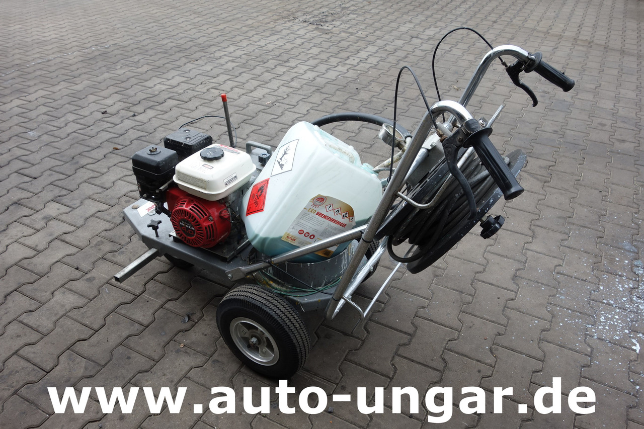 Titan Promark 690 Graco LineLazer Airless Roadmarking Machine Markiermaschine - Асфальтоукладочная техника: фото 1 Titan Promark 690 Graco LineLazer Airless Roadmarking Machine Markiermaschine - Асфальтоукладочная техника: фото 1