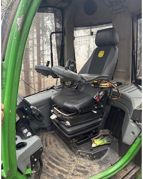 John Deere 1010E 8W - Форвардер: фото 5 John Deere 1010E 8W - Форвардер: фото 5