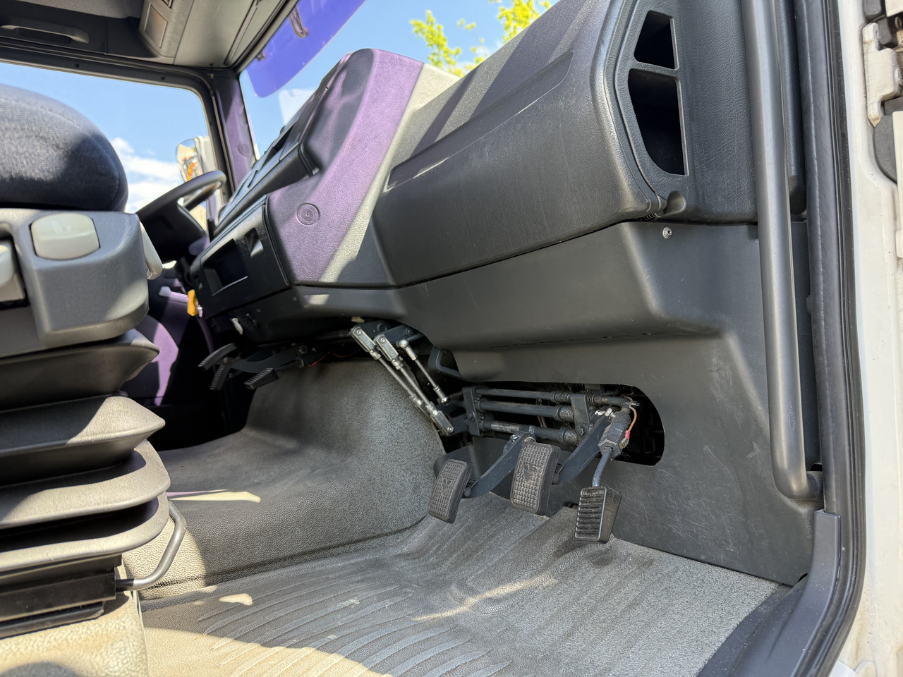 MAN TGA 18.350 4X2 LL Fahrschule - Грузовик-контейнеровоз/ Сменный кузов: фото 4 MAN TGA 18.350 4X2 LL Fahrschule - Грузовик-контейнеровоз/ Сменный кузов: фото 4