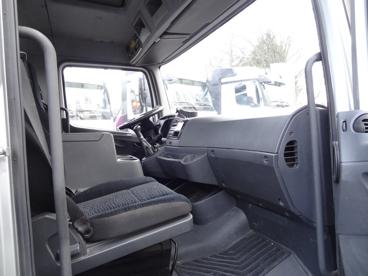 Mercedes-Benz Atego 818 Kran Palfinger 6501 - Грузовик бортовой/ Платформа, Автоманипулятор: фото 4 Mercedes-Benz Atego 818 Kran Palfinger 6501 - Грузовик бортовой/ Платформа, Автоманипулятор: фото 4