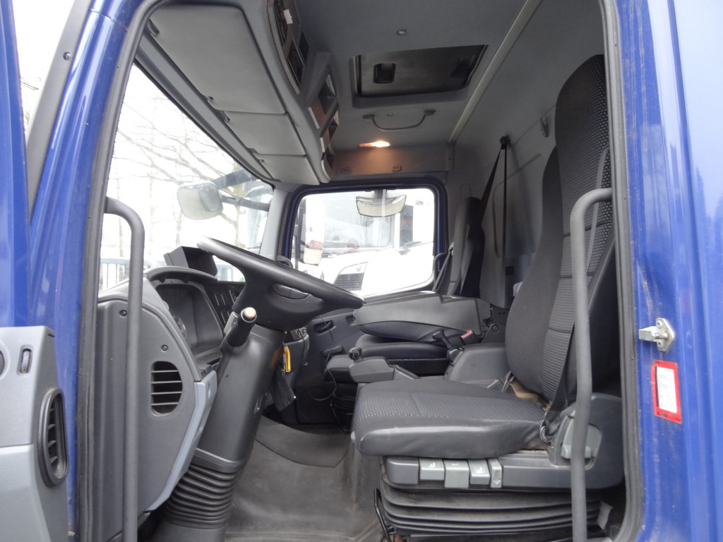 Грузовик с закрытым кузовом Mercedes-Benz Atego 822: фото 10