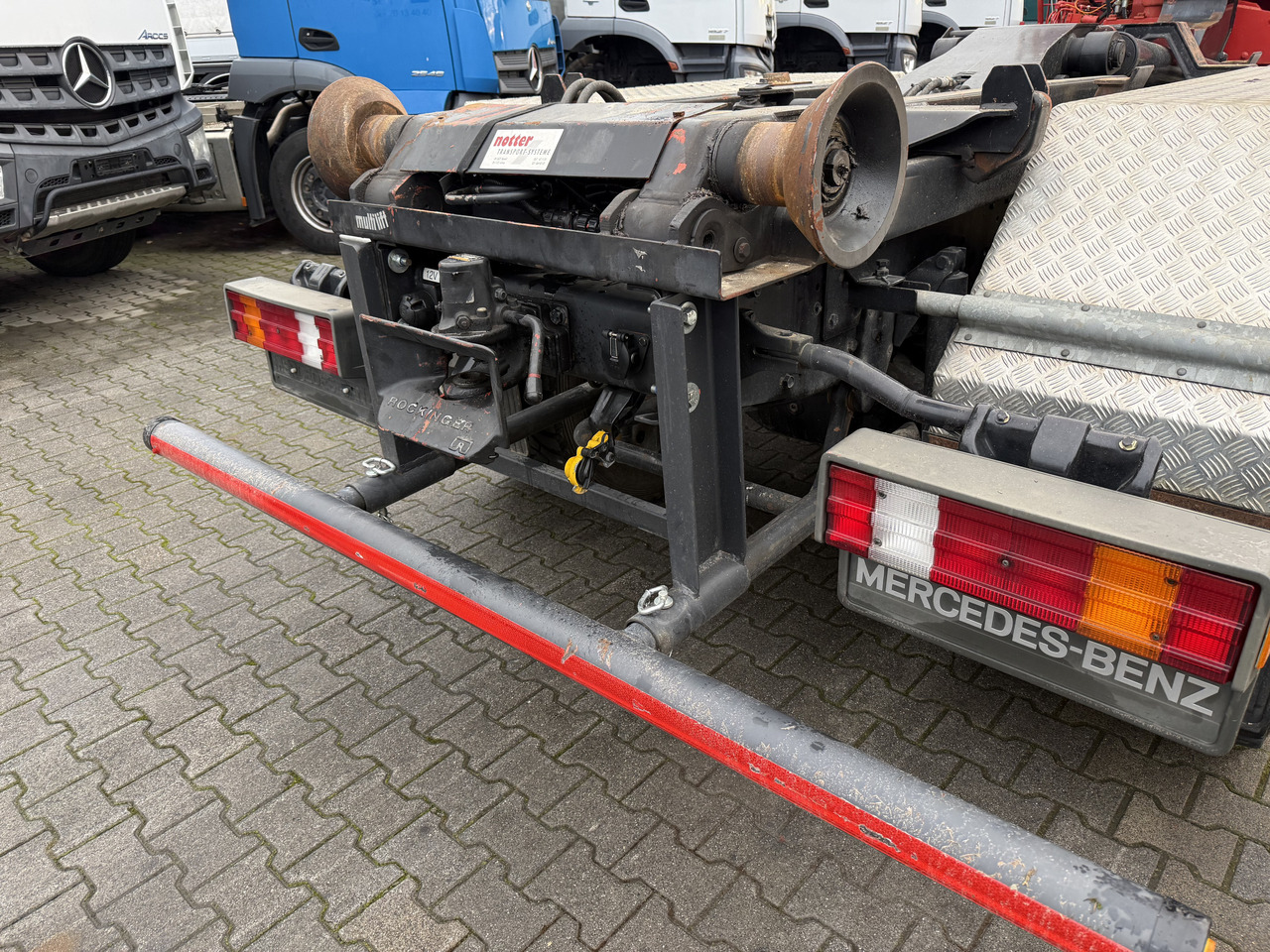 Mercedes-Benz SK 2538 6X4 Haken Kran/ Oldtimer/ Feuerwehr - Автоманипулятор, Крюковой мультилифт: фото 4 Mercedes-Benz SK 2538 6X4 Haken Kran/ Oldtimer/ Feuerwehr - Автоманипулятор, Крюковой мультилифт: фото 4