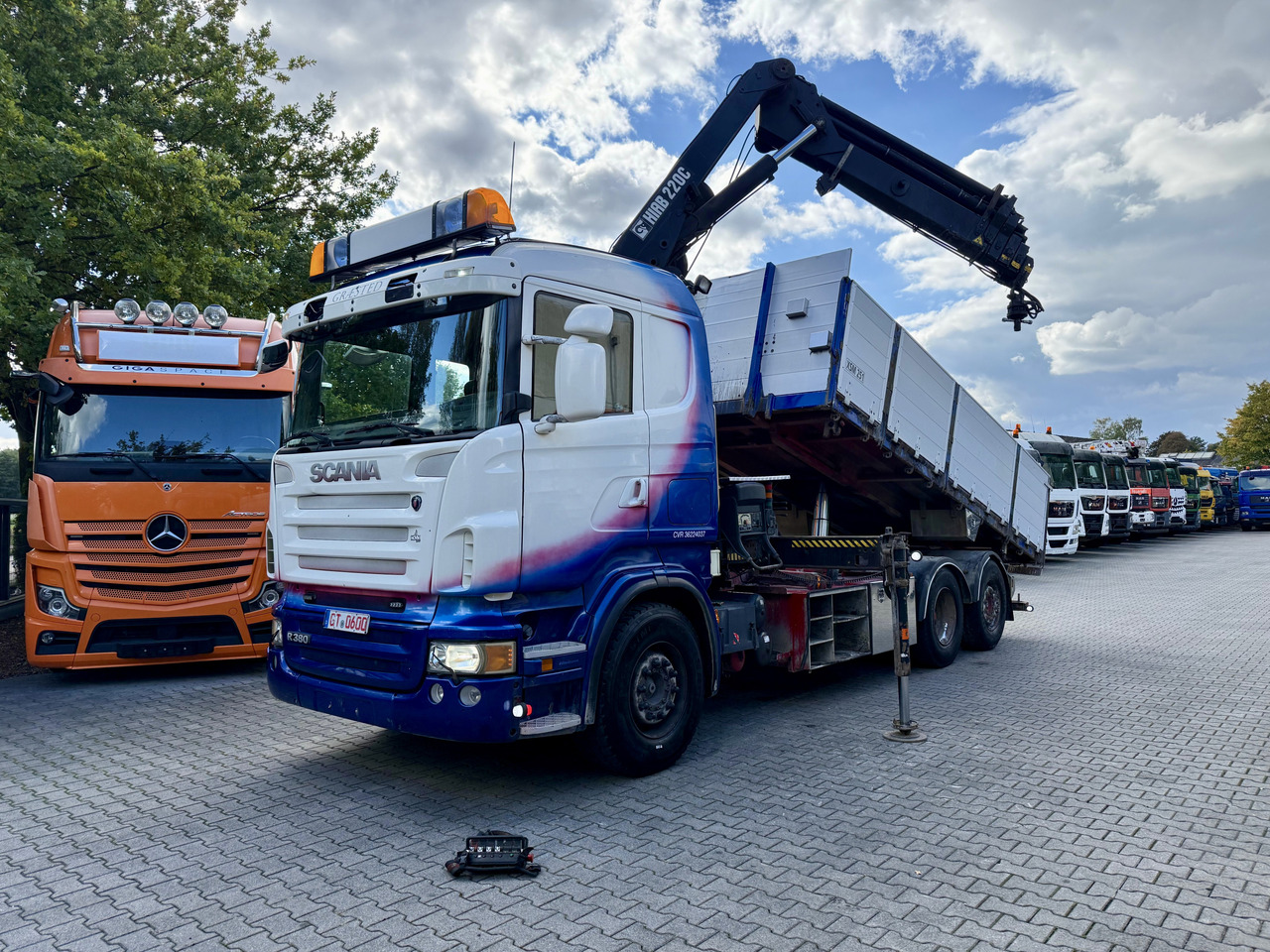 Scania R380 6X2*4 Kipper mit Kran HIAB 220 - Самосвал, Автоманипулятор: фото 1 Scania R380 6X2*4 Kipper mit Kran HIAB 220 - Самосвал, Автоманипулятор: фото 1