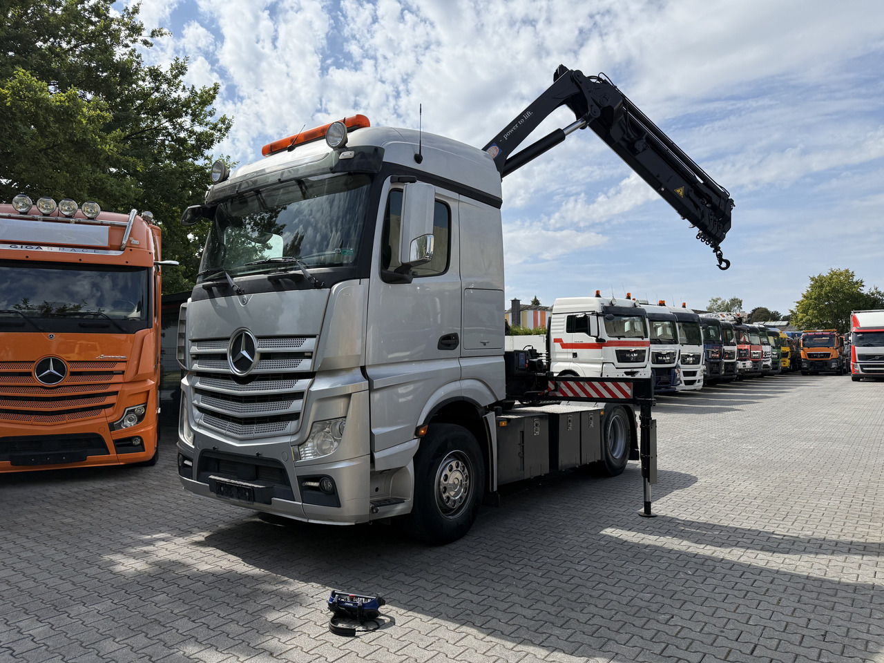 Mercedes-Benz Actros 1842LS Kran HMF 2020 bis 18 Meter - Тягач: фото 1 Mercedes-Benz Actros 1842LS Kran HMF 2020 bis 18 Meter - Тягач: фото 1