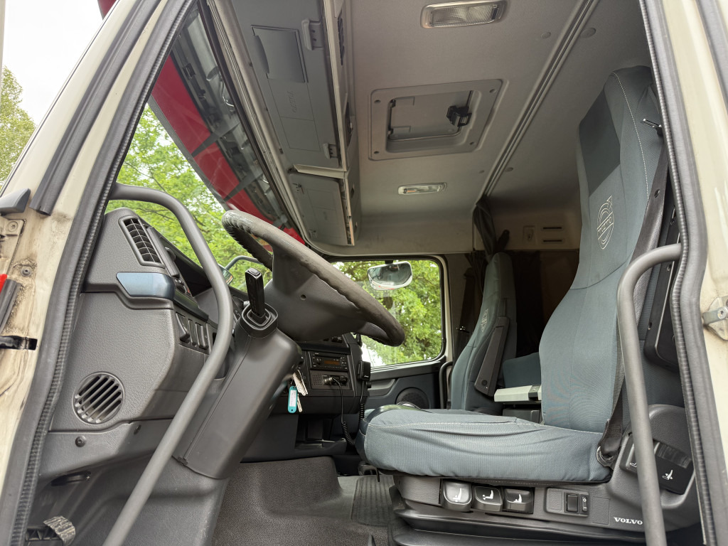 Volvo FH420 6X2*4 Palfinger 29002 bis 27 Meter - Тентованный грузовик, Автоманипулятор: фото 5 Volvo FH420 6X2*4 Palfinger 29002 bis 27 Meter - Тентованный грузовик, Автоманипулятор: фото 5