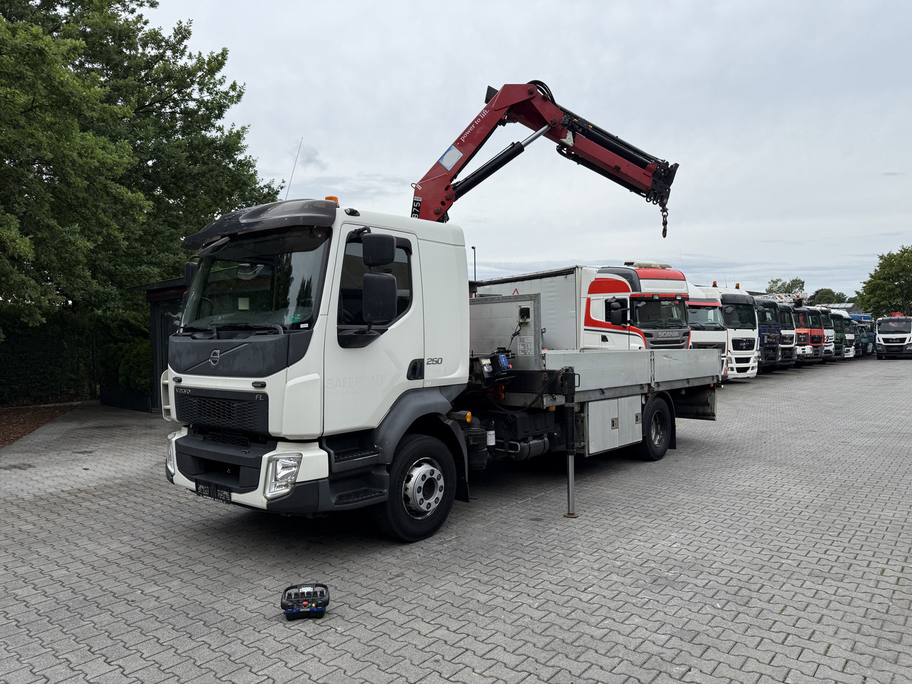 Volvo FL250.16 HMF 875 K3 - Автоманипулятор: фото 1 Volvo FL250.16 HMF 875 K3 - Автоманипулятор: фото 1