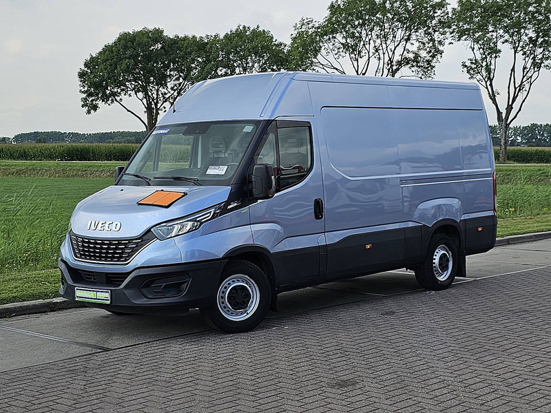 Iveco Daily 35 S - Цельнометаллический фургон: фото 2 Iveco Daily 35 S - Цельнометаллический фургон: фото 2