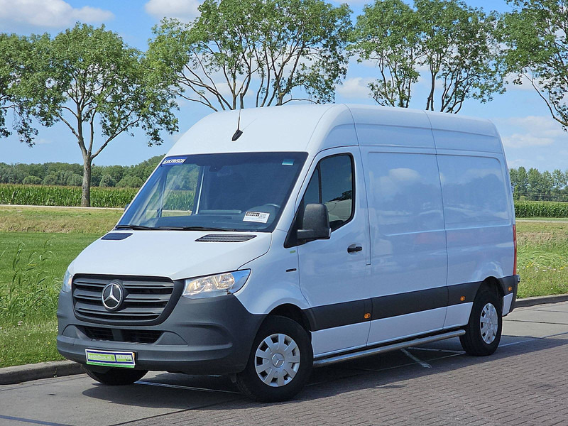 Mercedes-Benz eSprinter L2H2 35 KWH - Цельнометаллический фургон, Электрический фургон: фото 2 Mercedes-Benz eSprinter L2H2 35 KWH - Цельнометаллический фургон, Электрический фургон: фото 2