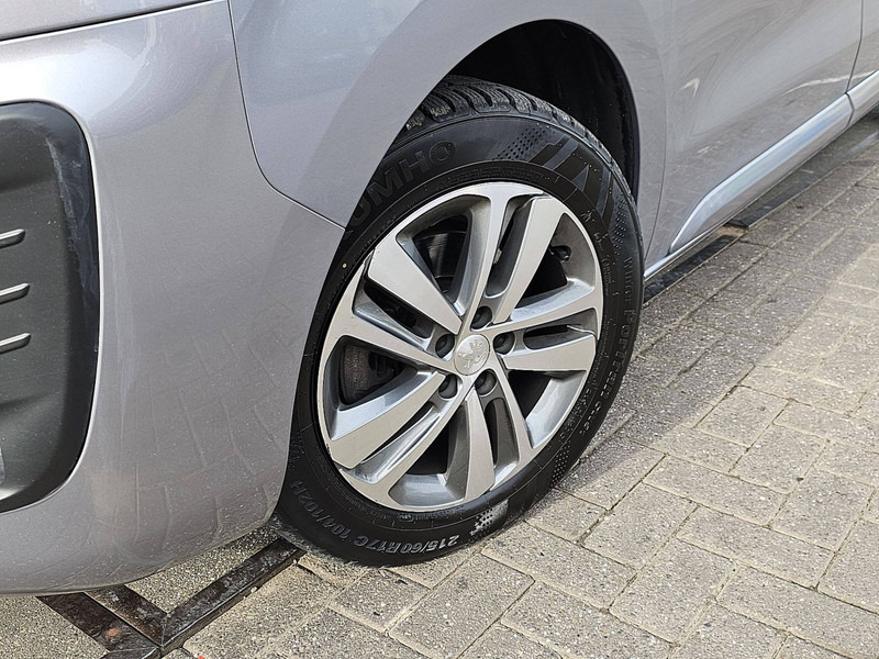 Фото интерьера 2: Легковой фургон Peugeot Expert 2.0 L2 145Pk Xenon Euro6
