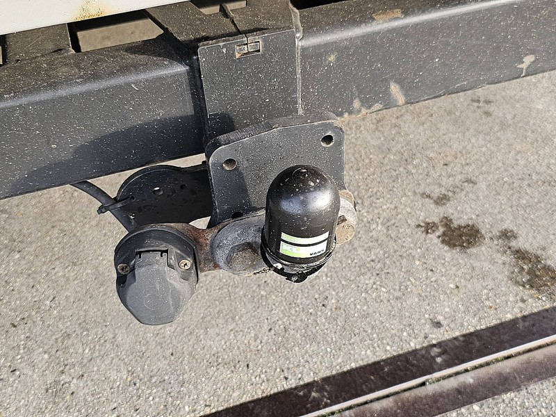 Малотоннажный бортовой грузовик Renault Master T35 2.3 Dci 110 dkm: фото 13 Малотоннажный бортовой грузовик Renault Master T35 2.3 Dci 110 dkm: фото 13