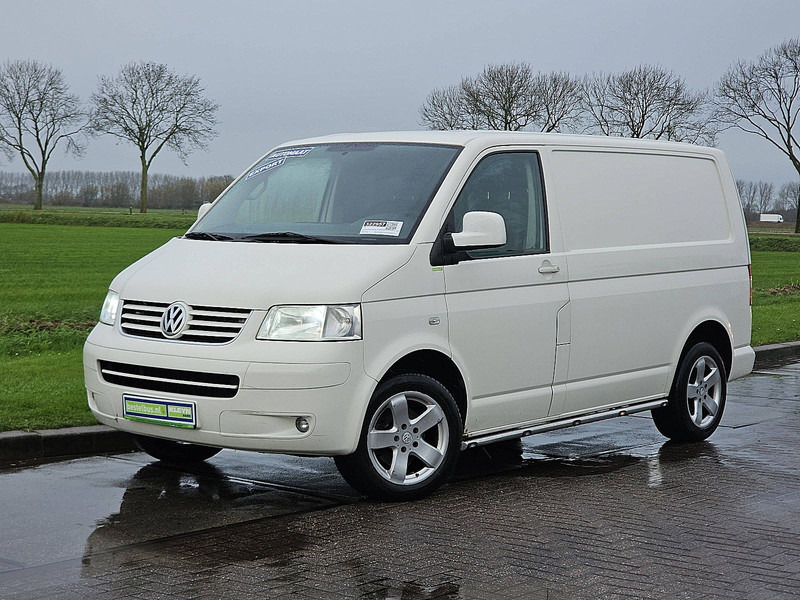 Volkswagen Transporter 2.5 TDI - Легковой фургон: фото 2 Volkswagen Transporter 2.5 TDI - Легковой фургон: фото 2