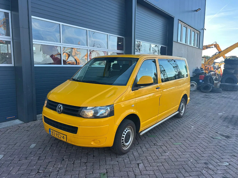 Volkswagen Transporter Kombi - Автобус: фото 1 Volkswagen Transporter Kombi - Автобус: фото 1