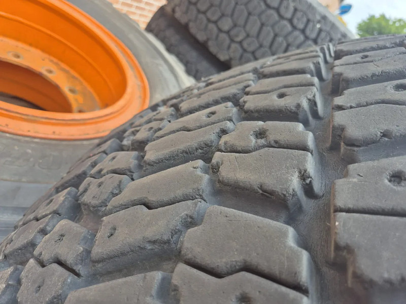 Bridgestone 20.5R25 - Шина: фото 4 Bridgestone 20.5R25 - Шина: фото 4