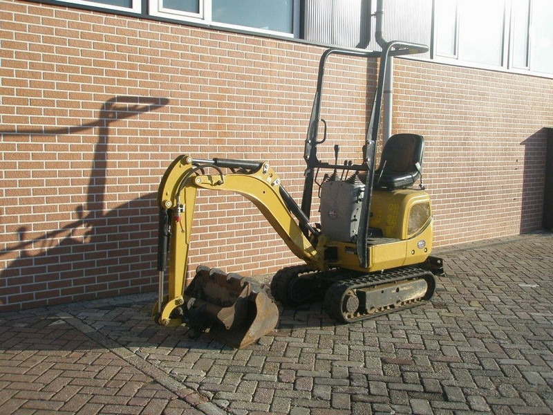 Caterpillar 300.9 - Мини-экскаватор: фото 1 Caterpillar 300.9 - Мини-экскаватор: фото 1