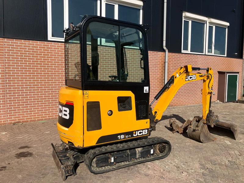 JCB 19C-1 - Мини-экскаватор: фото 3 JCB 19C-1 - Мини-экскаватор: фото 3