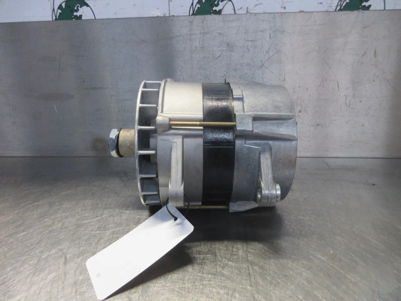 Iveco 0 120 689 524 BOSCH DYNAMO IVECO EURO 2 NIEUWE OP VOORRAAD - Генератор для Грузовиков: фото 3 Iveco 0 120 689 524 BOSCH DYNAMO IVECO EURO 2 NIEUWE OP VOORRAAD - Генератор для Грузовиков: фото 3