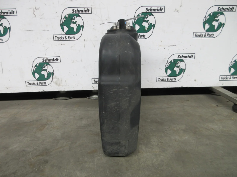 Mercedes-Benz A 967 470 09 15// A 967 470 05 15 - Топливный бак для Грузовиков: фото 4 Mercedes-Benz A 967 470 09 15// A 967 470 05 15 - Топливный бак для Грузовиков: фото 4