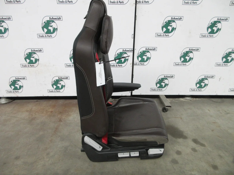 Renault 7484561430 BESTUURDERSTOEL T 520 EURO 6 - Сиденье для Грузовиков: фото 2 Renault 7484561430 BESTUURDERSTOEL T 520 EURO 6 - Сиденье для Грузовиков: фото 2