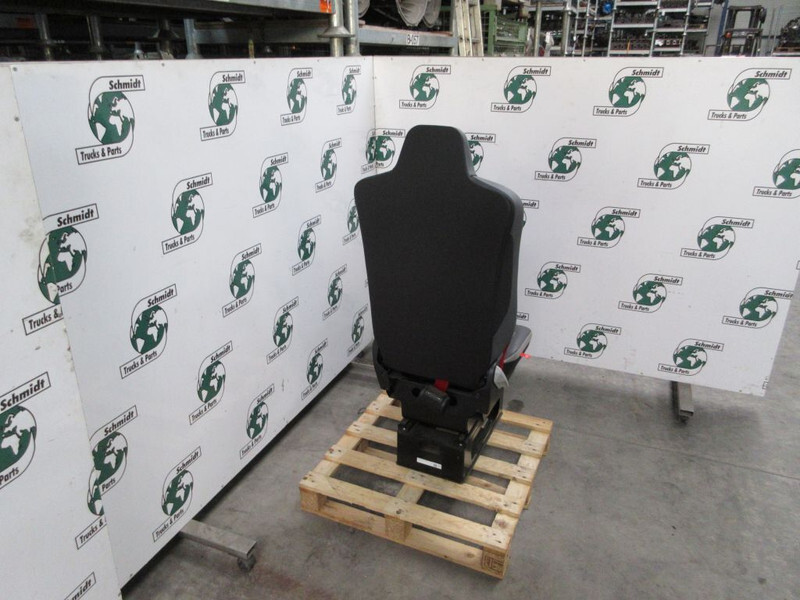 Renault T-SERIE 7482269090 BIJRIJDERSTOEL EURO 6 - Сиденье для Грузовиков: фото 4 Renault T-SERIE 7482269090 BIJRIJDERSTOEL EURO 6 - Сиденье для Грузовиков: фото 4