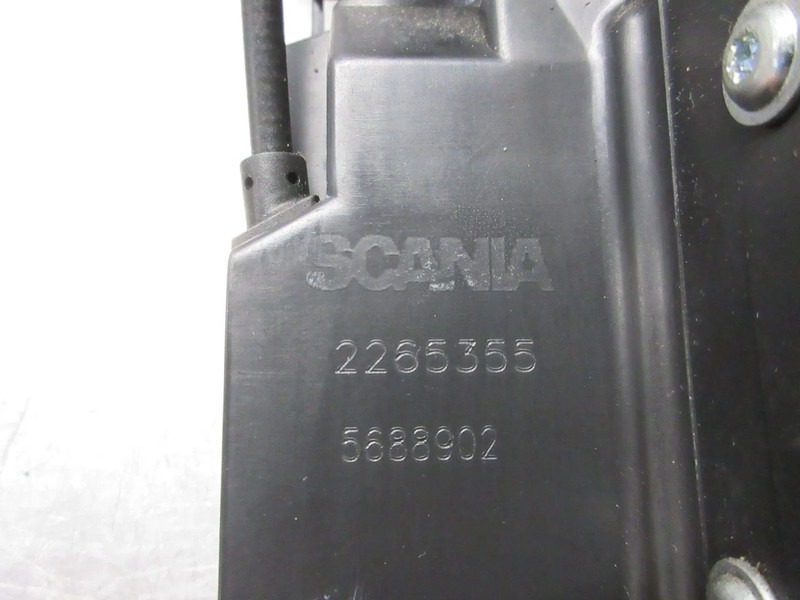 Scania 2265355 DEURSLOT MEGANIEK RECHTS SCANIA S 450 EURO 6 NGS - Кабина и интерьер для Грузовиков: фото 5 Scania 2265355 DEURSLOT MEGANIEK RECHTS SCANIA S 450 EURO 6 NGS - Кабина и интерьер для Грузовиков: фото 5