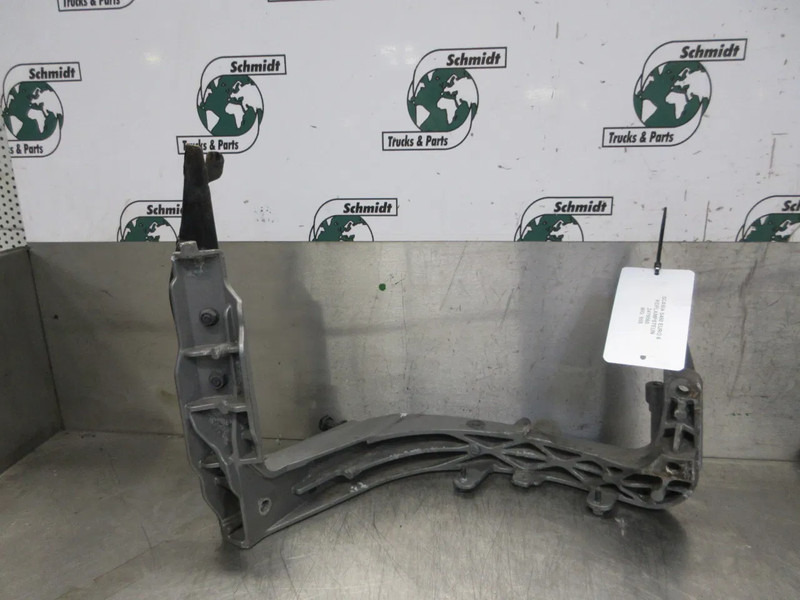 Scania 2479060 KOPLAMP BUMPER DRAGER SCANIA S 450 NGS - Рама/ Шасси для Грузовиков: фото 2 Scania 2479060 KOPLAMP BUMPER DRAGER SCANIA S 450 NGS - Рама/ Шасси для Грузовиков: фото 2