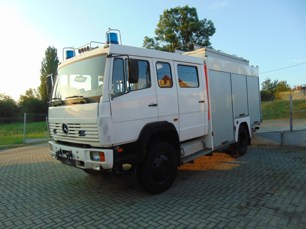 MERCEDES-BENZ 1124AF 4x4 MAGIRUS - Коммунальная/ Специальная техника: фото 1 MERCEDES-BENZ 1124AF 4x4 MAGIRUS - Коммунальная/ Специальная техника: фото 1